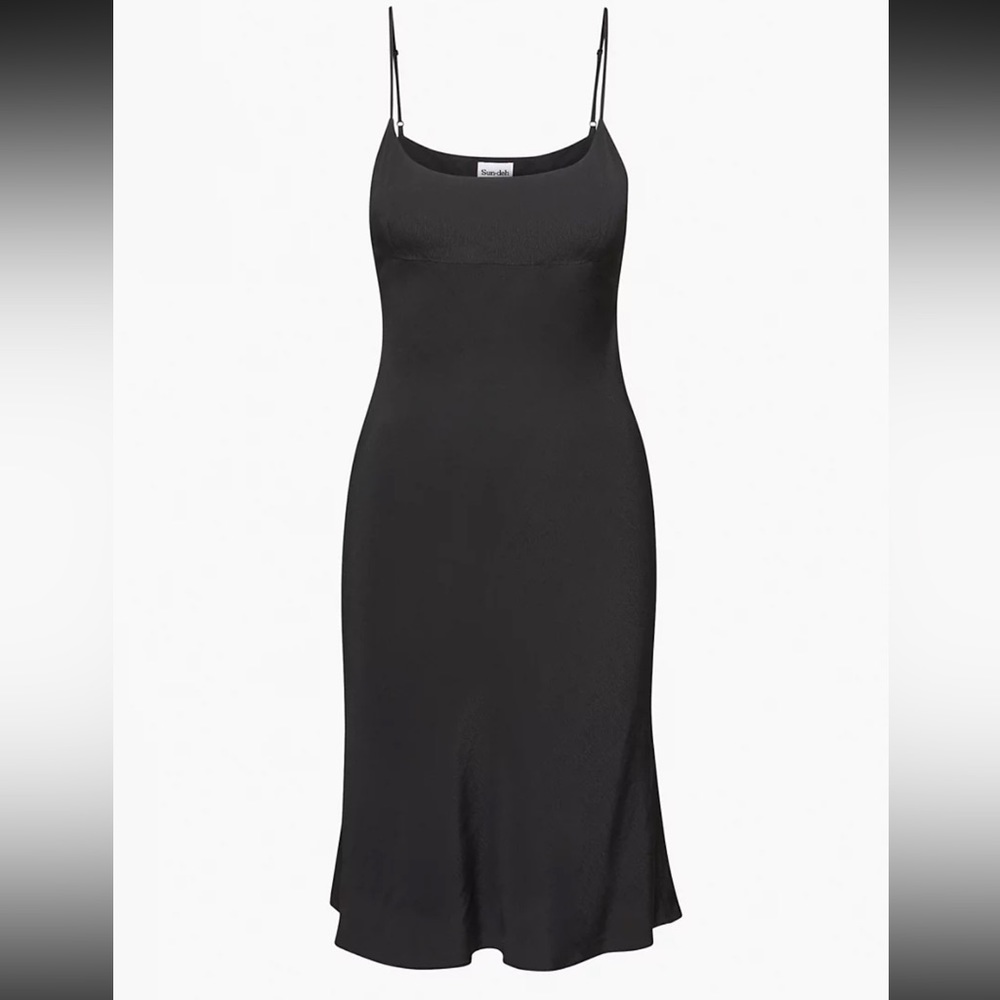 Aritzia Sunday Best Maude Midi Dress